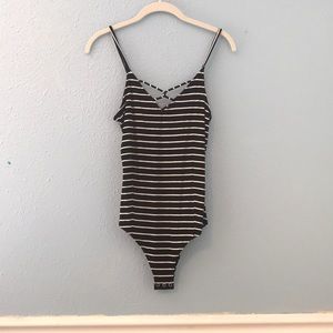 🆕Never Worn AE Essentials Bodysuit🆕